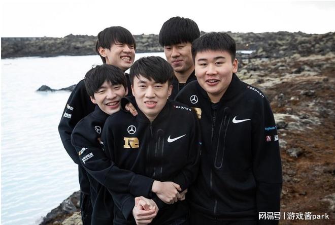 华体会-V5横扫WBG,Xiaohu成为全场焦点淘汰赛2:0(北京)  第2张 华体会-V5横扫WBG,Xiaohu成为全场焦点淘汰赛2:0(北京)  第2张