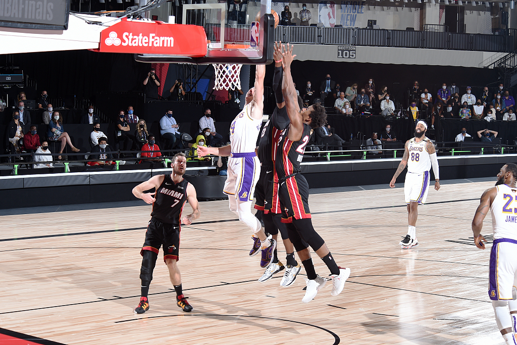 华体会下载-NBA总决赛精彩绝伦,湖人力克热火夺冠的简单介绍  第1张 华体会下载-NBA总决赛精彩绝伦,湖人力克热火夺冠的简单介绍  第1张