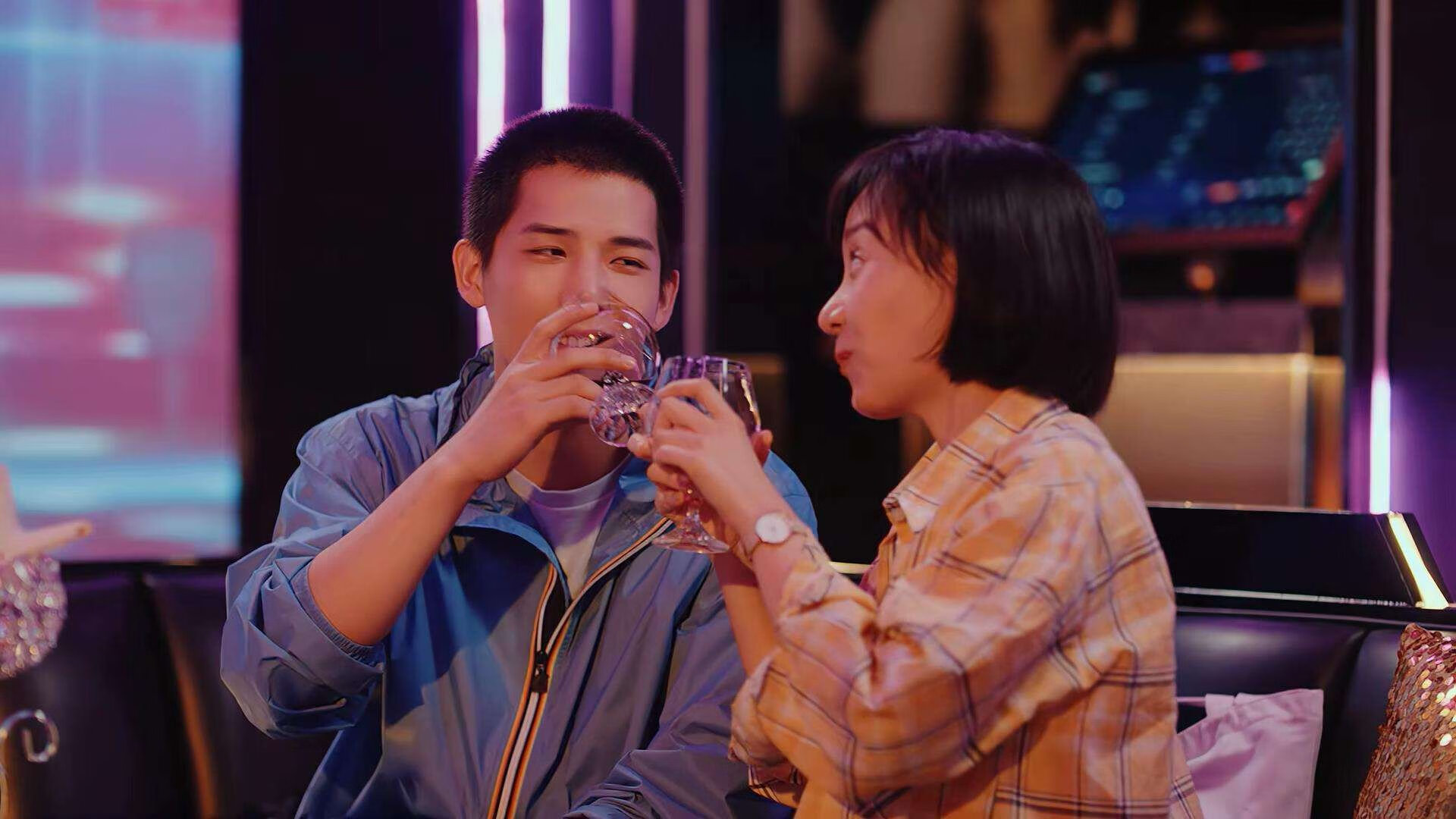 华体会-当王子公园化身独角戏舞台，阿圭罗攻防双面艺术，为尤文奏响未竟的黄昏曲  第1张