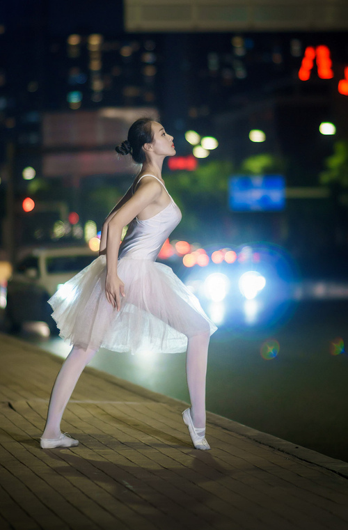 华体会体育-星辰交响曲，当芝加哥公牛压哨绝杀撞上贝恩的欧冠接管之夜  第1张